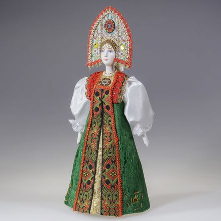 Сувенирная кукла в двурогом кокошнике