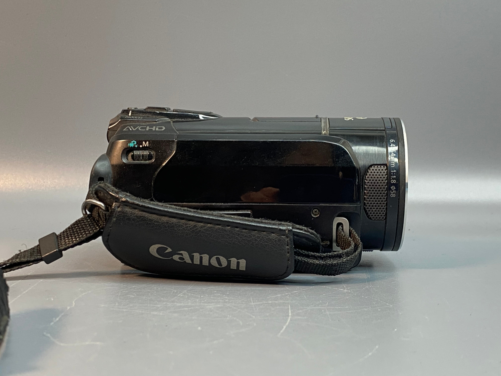 Canon Legria HF S200