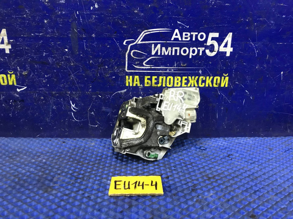 Замок двери задней правой NISSAN BLUEBIRD 1997