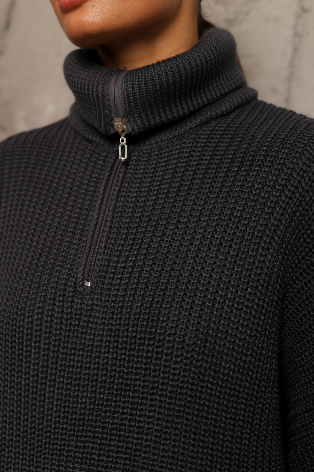 Свитер на молнии