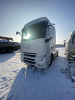 DongFeng DFH 4x2 Седельный тягач DFH4180C2 (Дизельный, 13,5 л, 528 л.с., АТ)