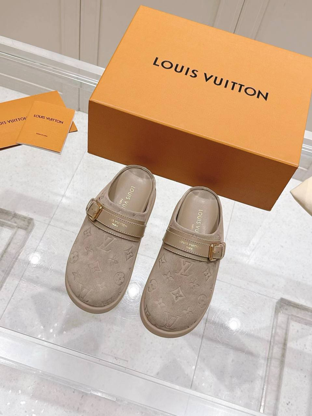 Мюли женские Louis Vuitton замшевые в сером цвете