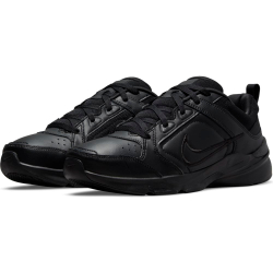 NIKE / Кроссовки