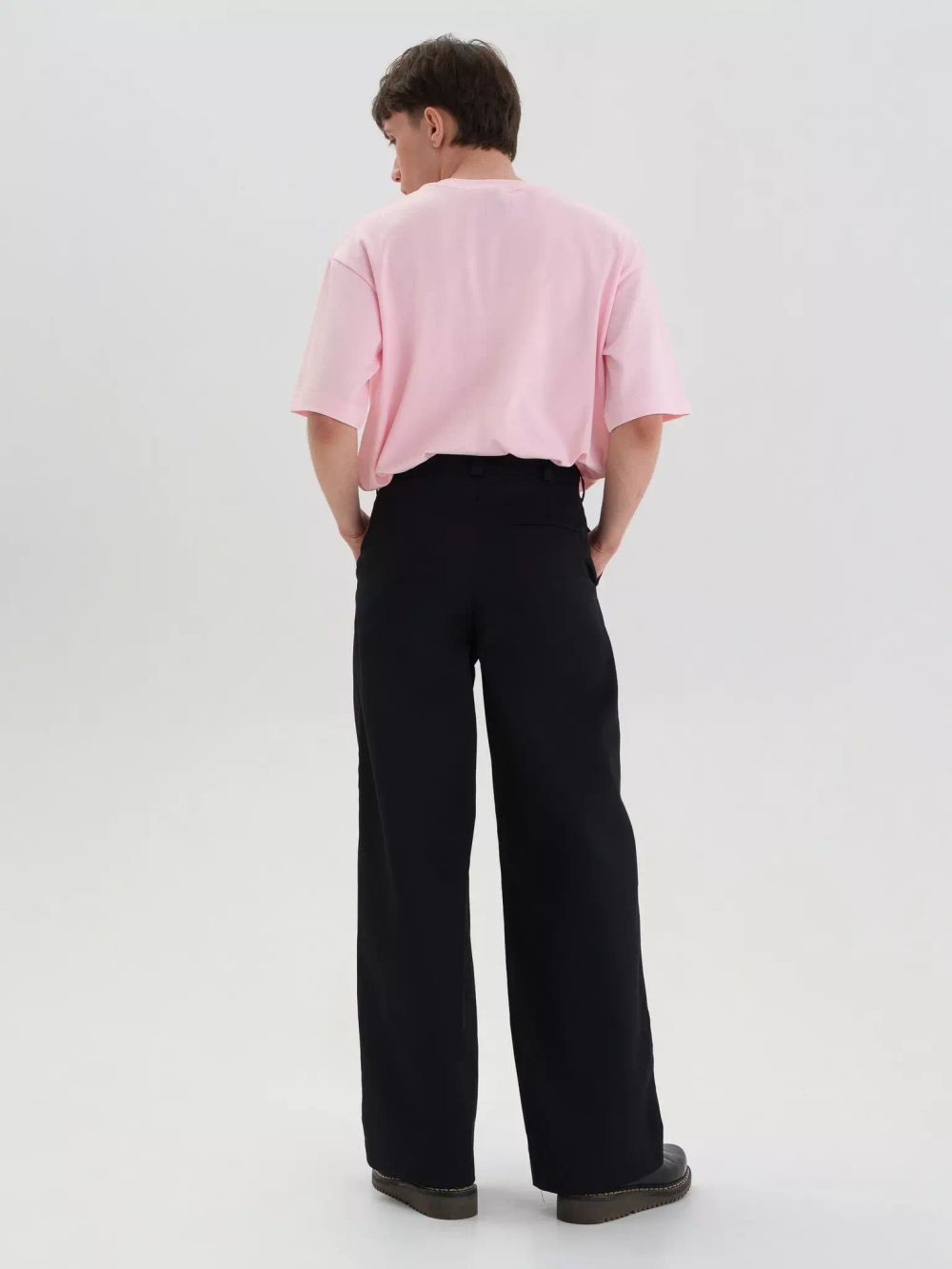 Купить Брюки FOS Объемные со складками Черные Брюки FOS Объемные со складками Черные