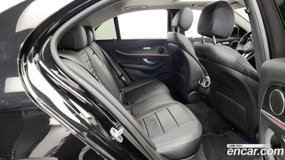 Mercedes-Benz E-Class W213 E220d Avangarde (10.2019)
