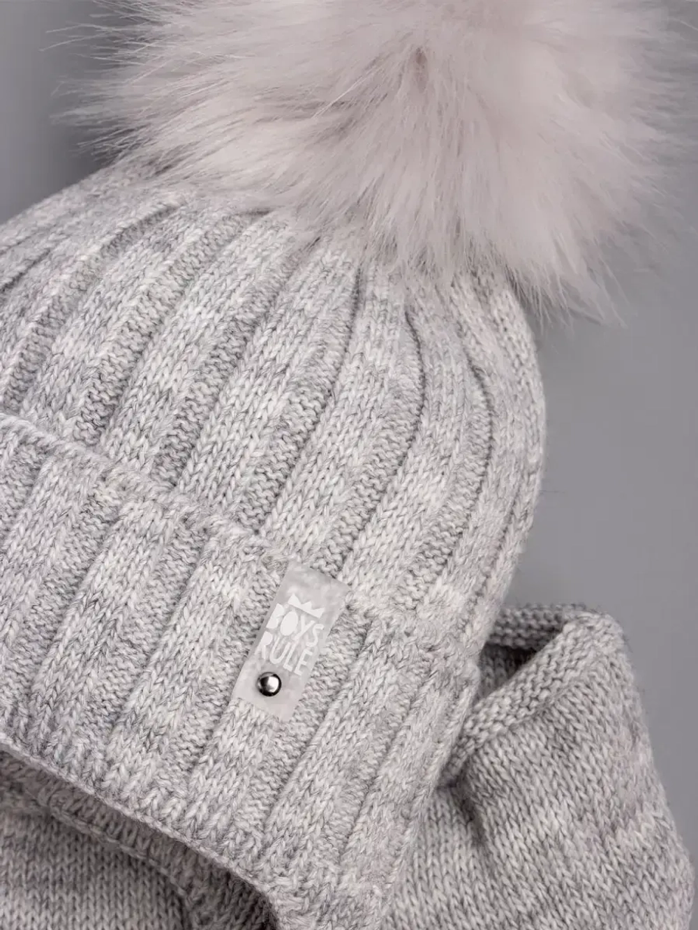 Шапка для мальчика зимняя вязаная и снуд