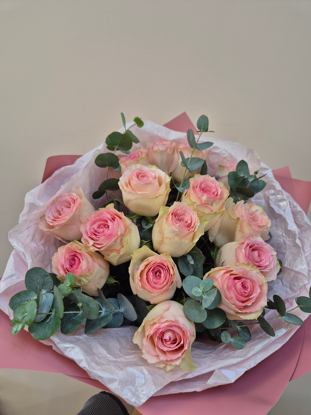 Роза с эвкалиптом букет