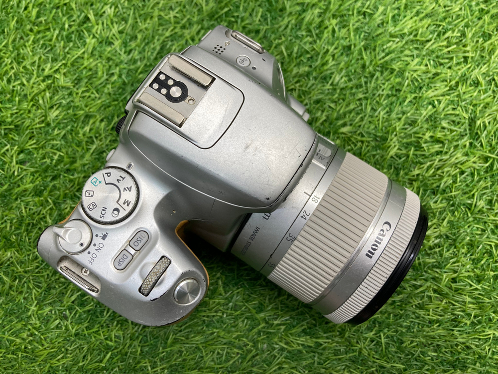 Canon EOS 200D kit 18-55mm IS STM 83.000 кадров