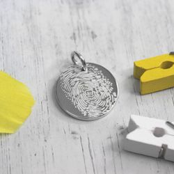 Кулон из серебра с отпечатком пальца на заказ