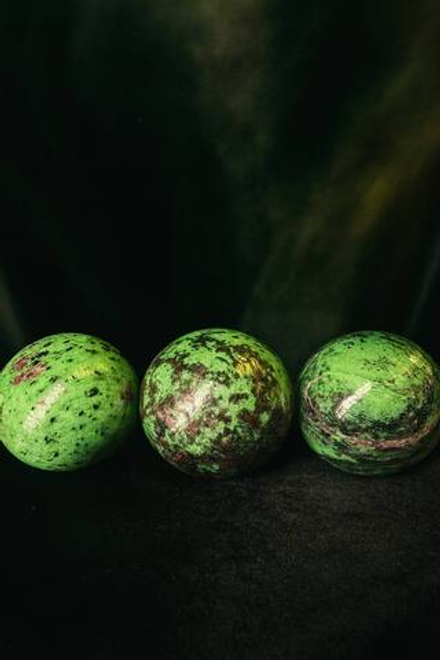 Рубиноцоизит (Сфера)