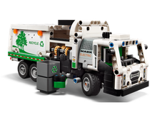 Конструктор LEGO 42167 Электрический мусоровоз Mack LR