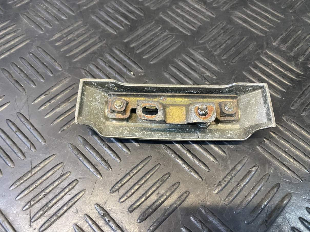 Крепление шлангов Yamaha Virago 1100 XV1100