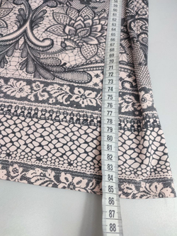 Платье с оригинальным принтом 42-44 размер