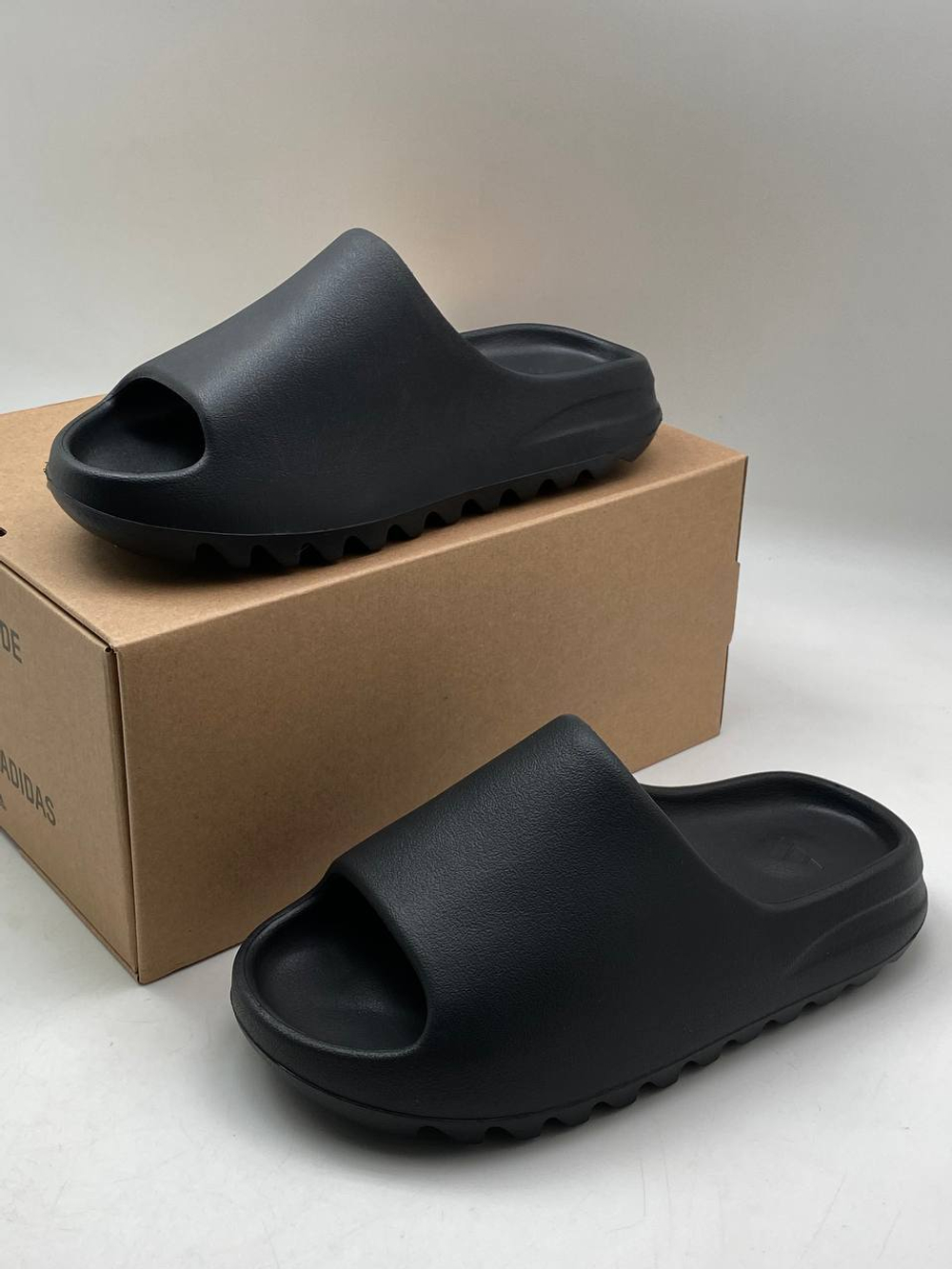 Шлепанцы Adidas Yeezy, арт. 718149