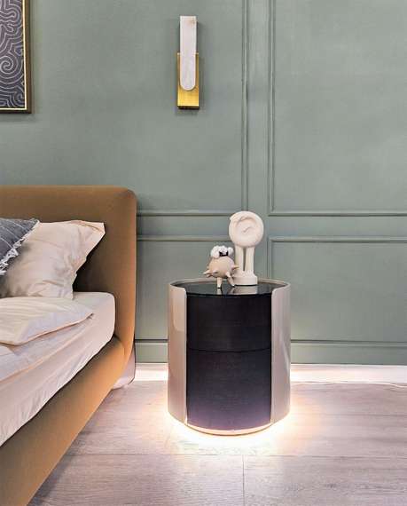 Прикроватная тумбочка Marco с подсветкой и датчиком движения