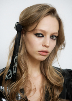 Бант "Мэри" с серебристым декором