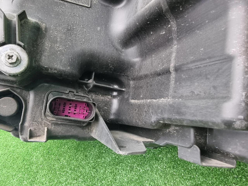 Фара правая Geely Coolray (2019-2024) LED