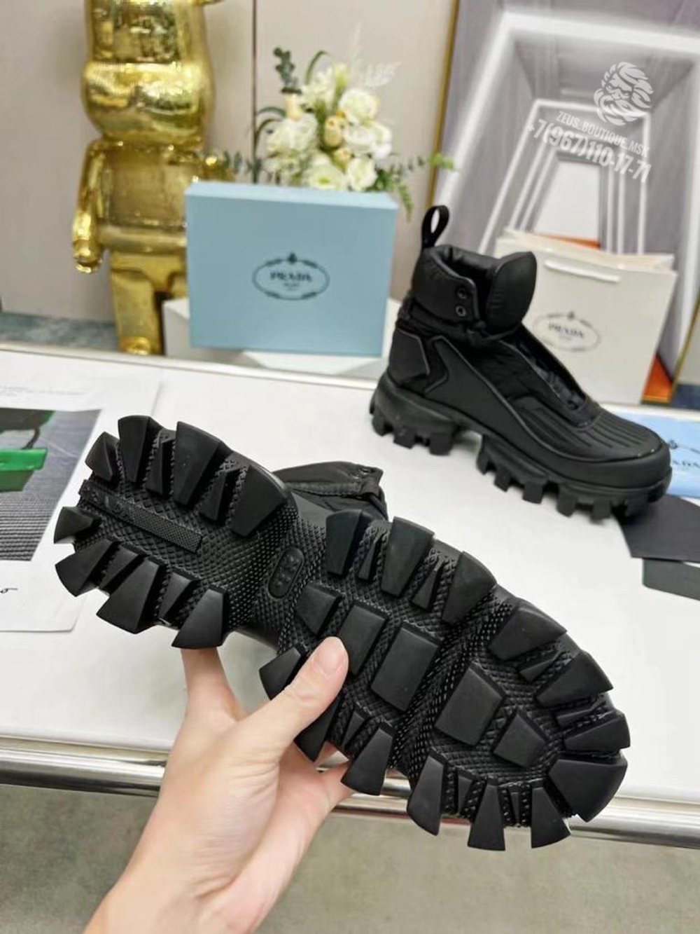Кроссовки Prada