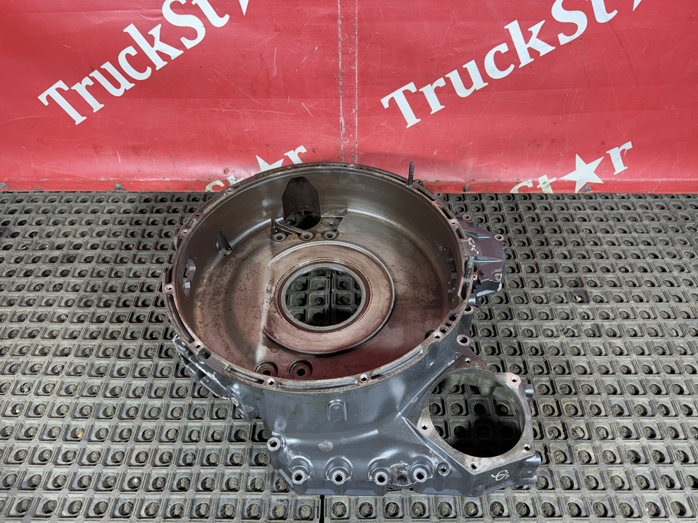 Крышка плиты двигателя