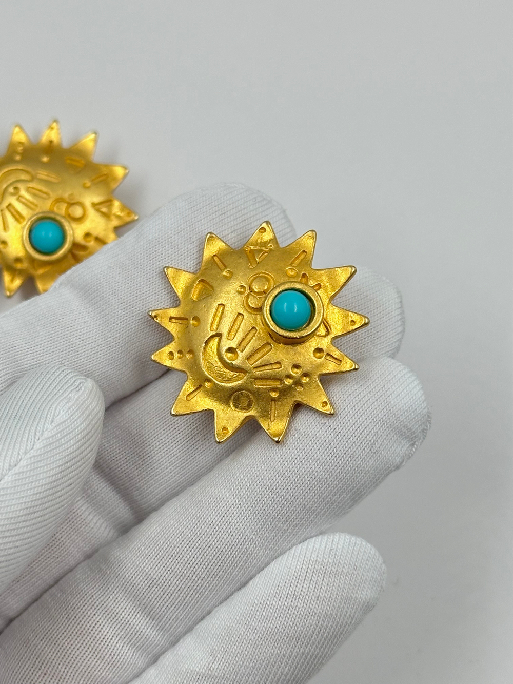 Накладка на пуговицу Солнце с голубой вставкой