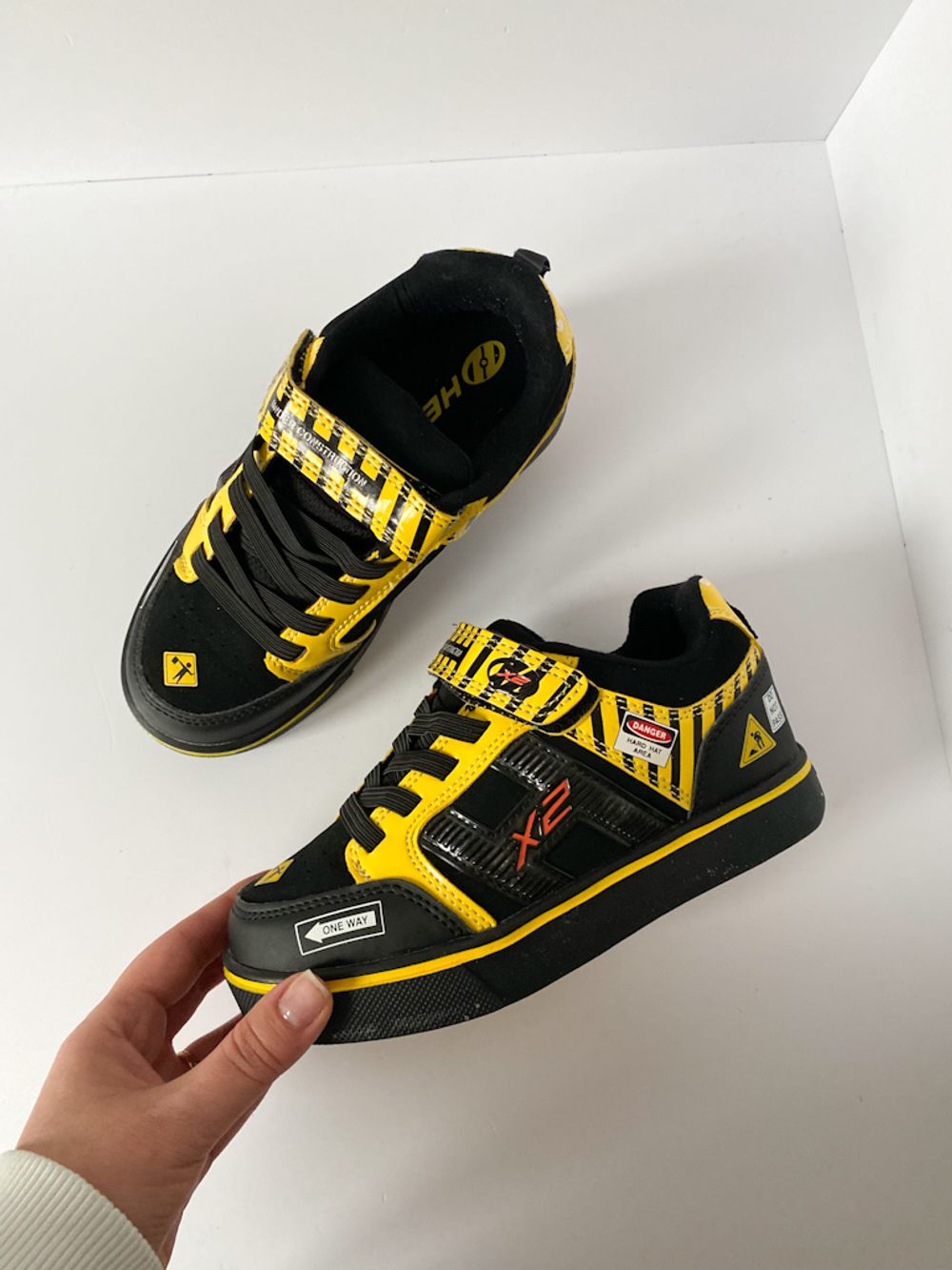 Кроссовки с роликами Heelys, 28,5