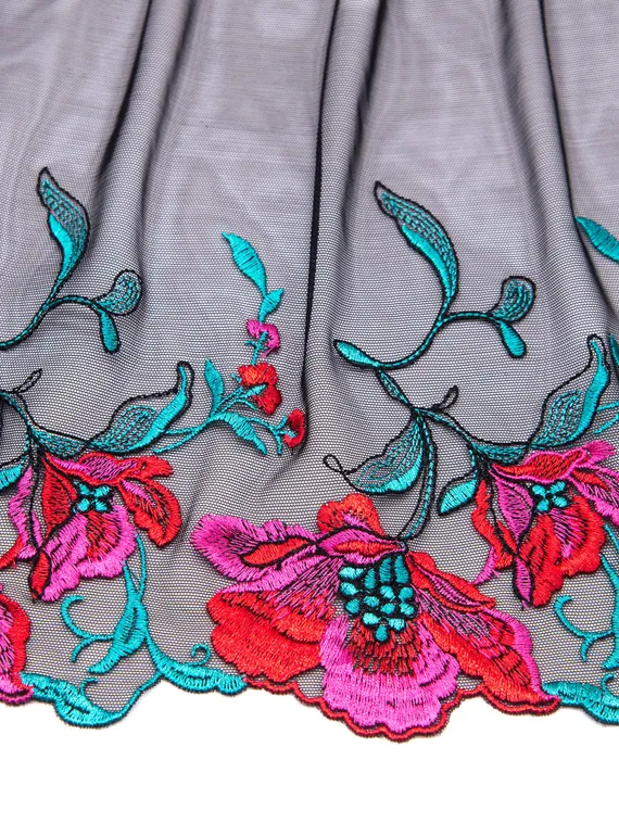 05-104 Вышивка на эл. сетке 20 см, черный/красный/розовый/ментол (левая)