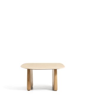 Приставной столик Pirita из бежевого травертина с ножками из дуба натурального цвета, 71 x 70 см