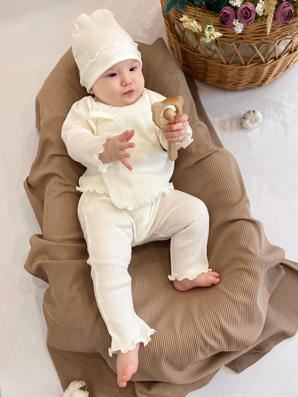 Комплект (кофточка+штанишки+шапочка)