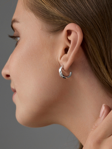 Серьги из серебра stylish bend