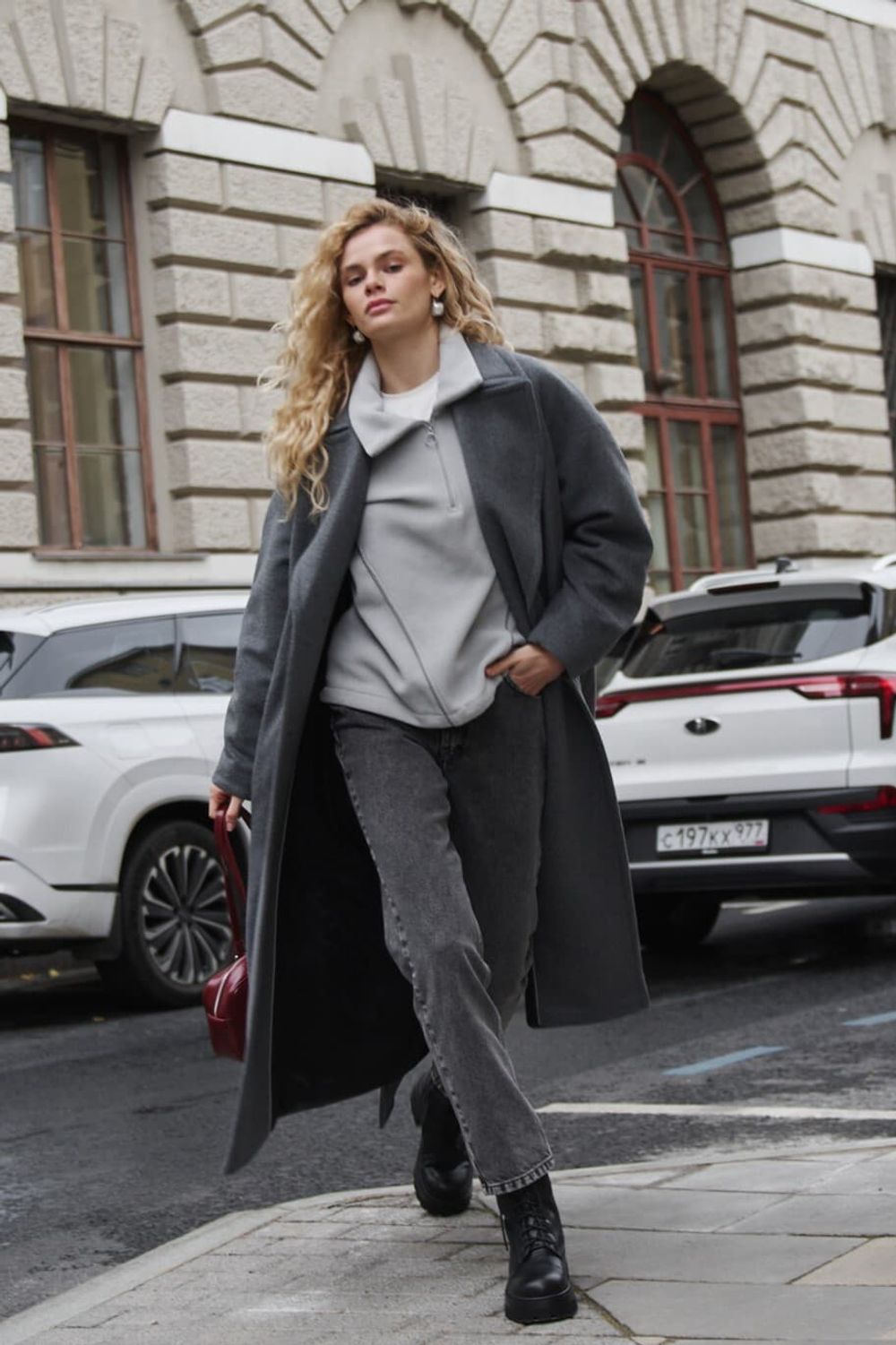 Олимпийка с контрастными окантовками и утяжкой "Серая" женская