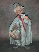 Статуэтка. Фарфор. Почтальон. Capodimonte. Италия