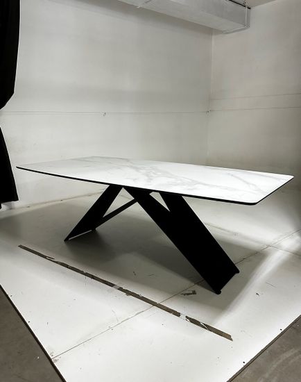 Стол МАРСЕЛЬ 220 Белый мрамор, стекло / Черный