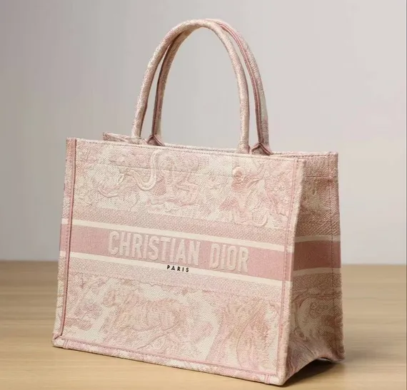 Сумка Dior Book Tote, модель большого формата, розовый