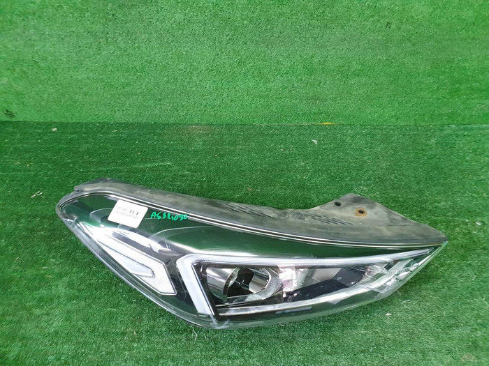 Фара правая Hyundai Tucson 3 (2018-2021) галоген