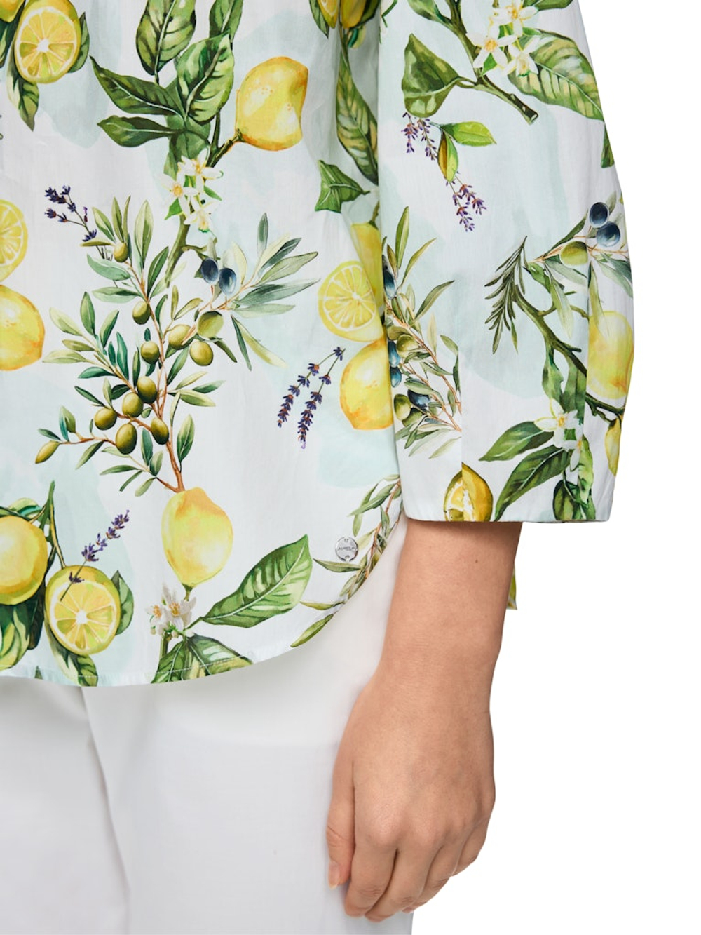 Marc-Cain-Ad_FrühjahrSommer-2026_100_AA-51.07-W02_5