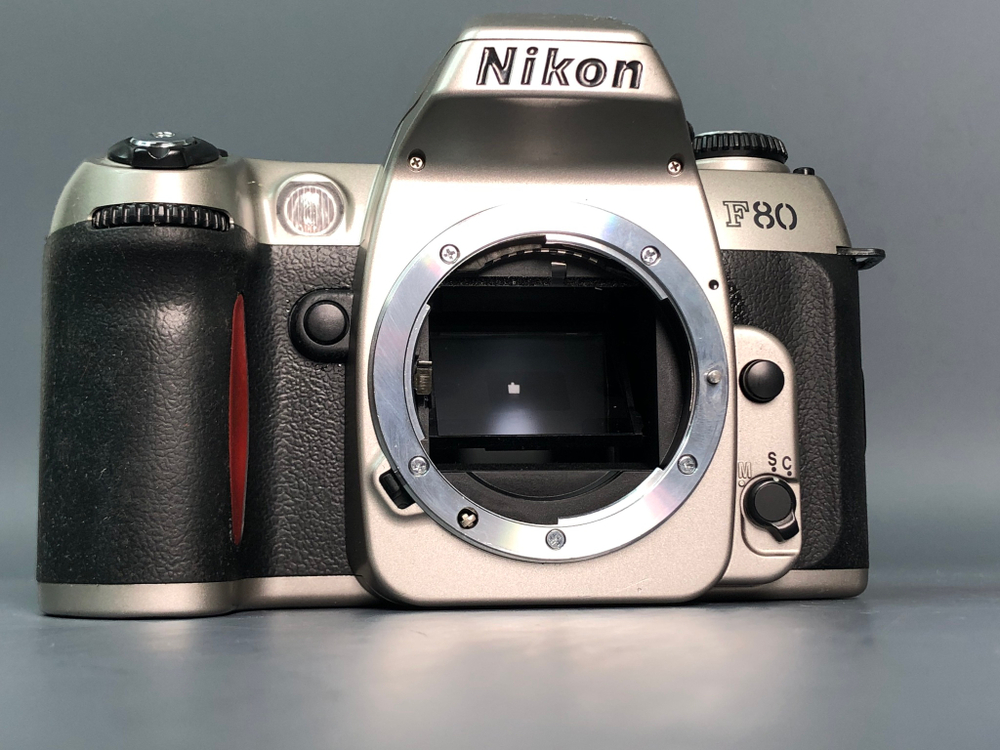 Nikon F80