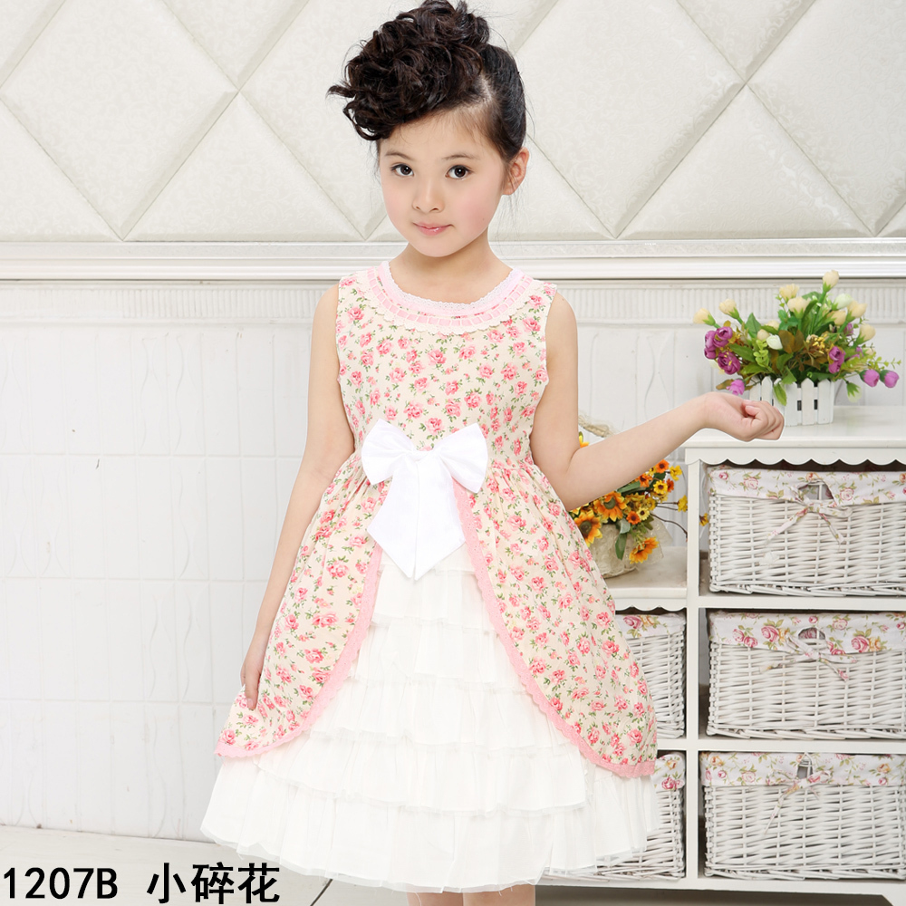 Платье детское с цветочным принтом, воланами и бантом