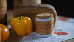 Кружка малая фарфоровая без ручки c берестой и с цитатами Лермонтова. Lermontov forever.