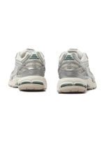 Кроссовки 1 906