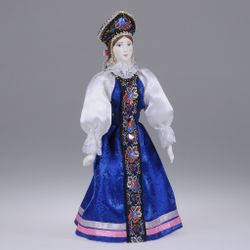 Сувенирная кукла в русском народном девичьем костюме