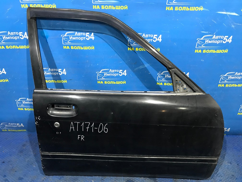 Дверь передняя правая TOYOTA CARINA 1990