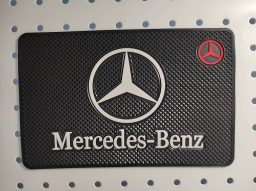 Mercedes-Benz / Коврик на панель (1 шт.)