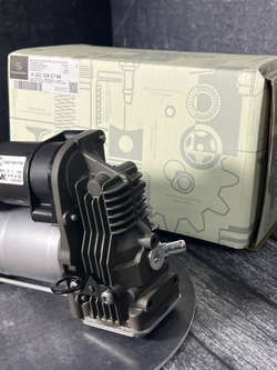 Компрессор пневмоподвески Mercedes-Benz A2213201704