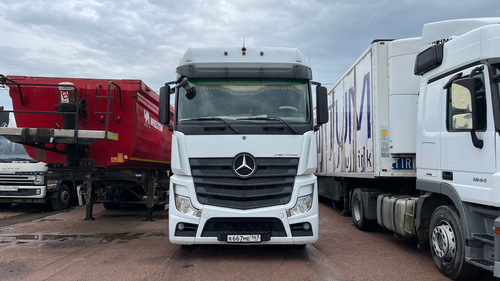 Mercedes-Benz ACTROS 4x2 Седельный тягач 1842 LS (Дизельный, 12,9 л, 422 л.с., АТ)