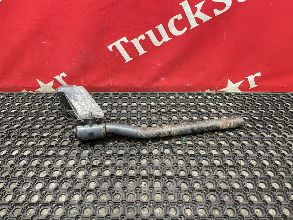 Кронштейн крыла заднего