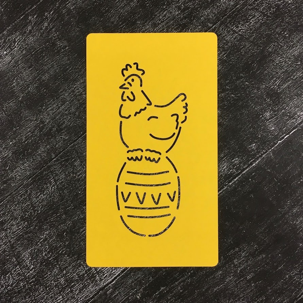 Курочка №23 на яйце