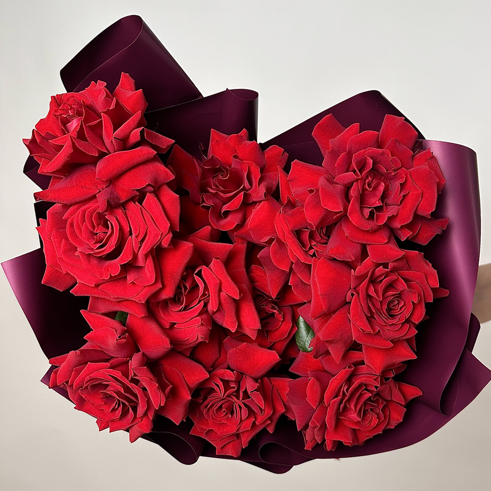 Bouquet of 11 red French Bordeaux roses