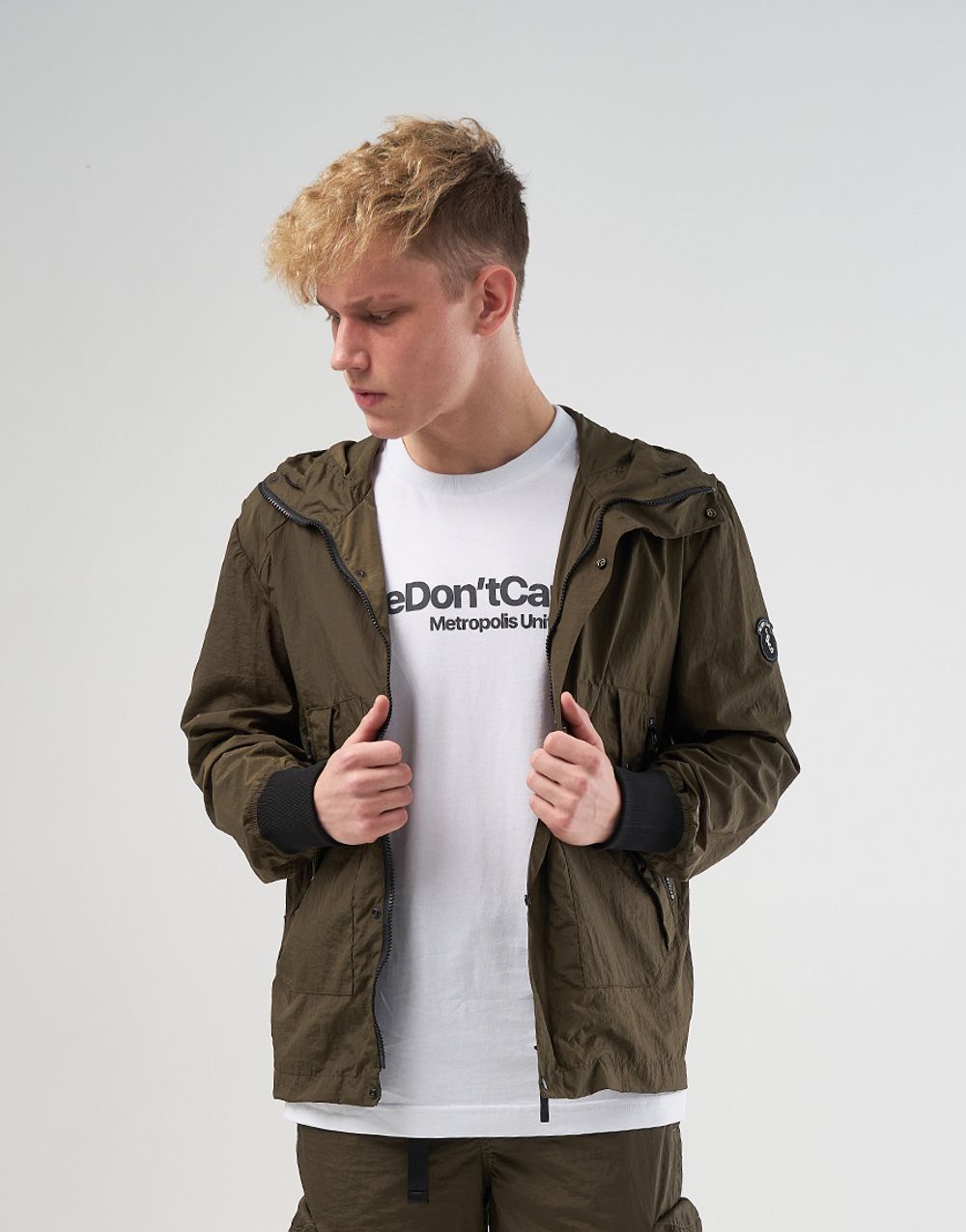 Купить Ветровка We Don’t Care Crinkle Nylon Windrunner Jacket Khaki Ветровка We Don’t Care Crinkle Nylon Windrunner Jacket Khaki