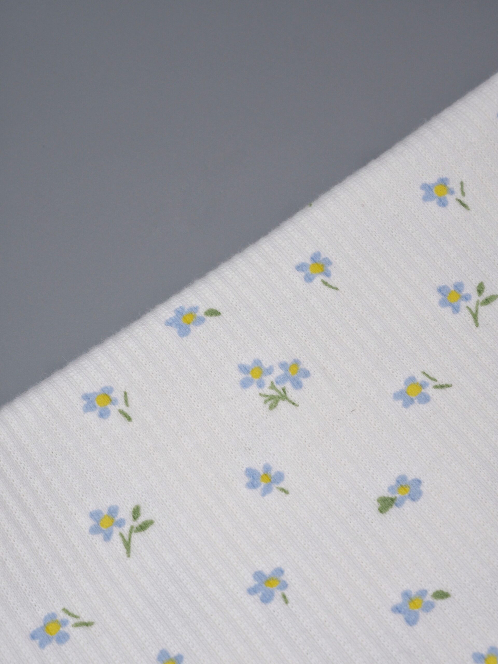 Ткань кашкорсе лайкра с хлопком, нежная, цвет теплый белый с принтом, ширина 145 см