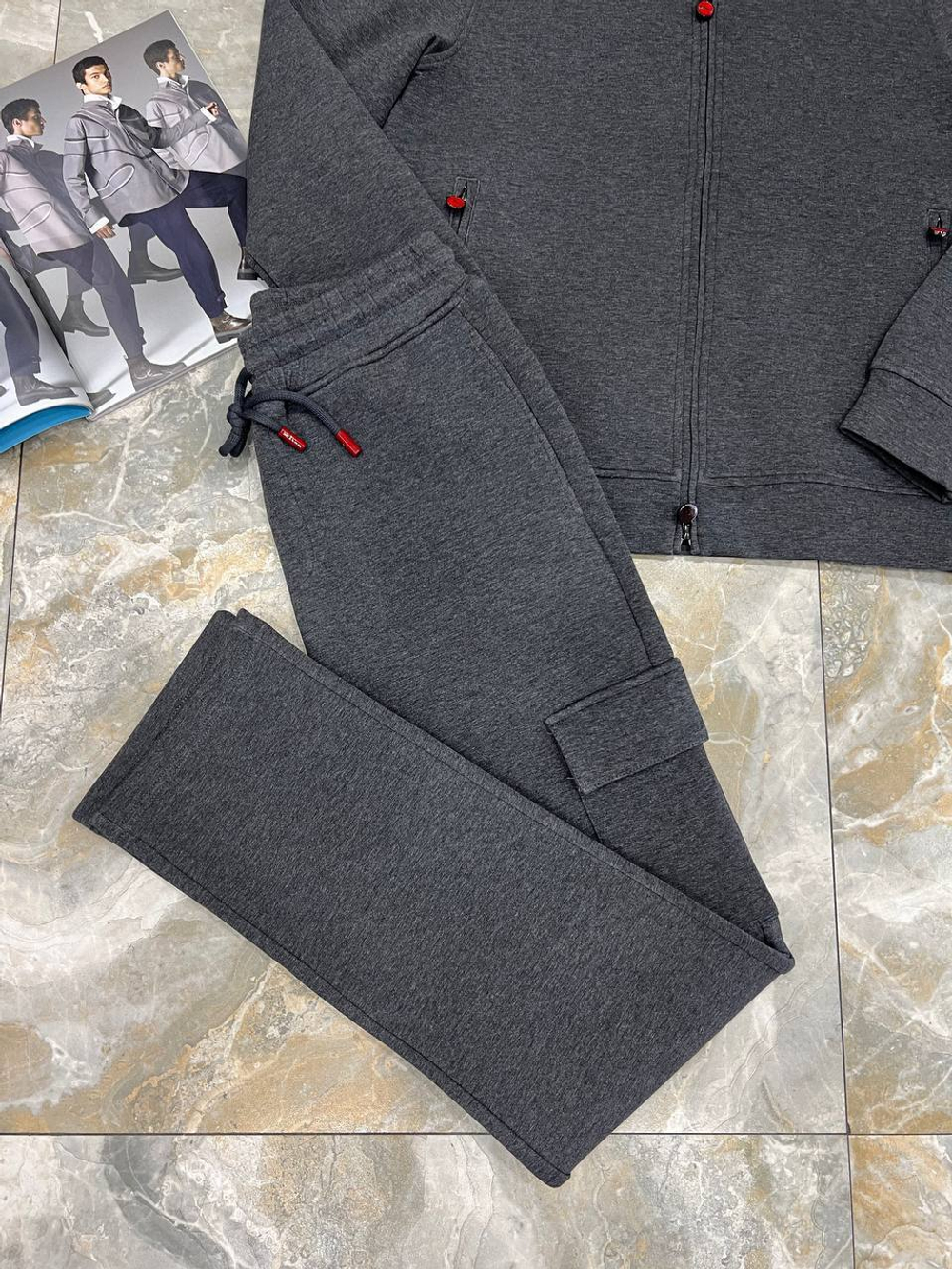 Костюм Kiton